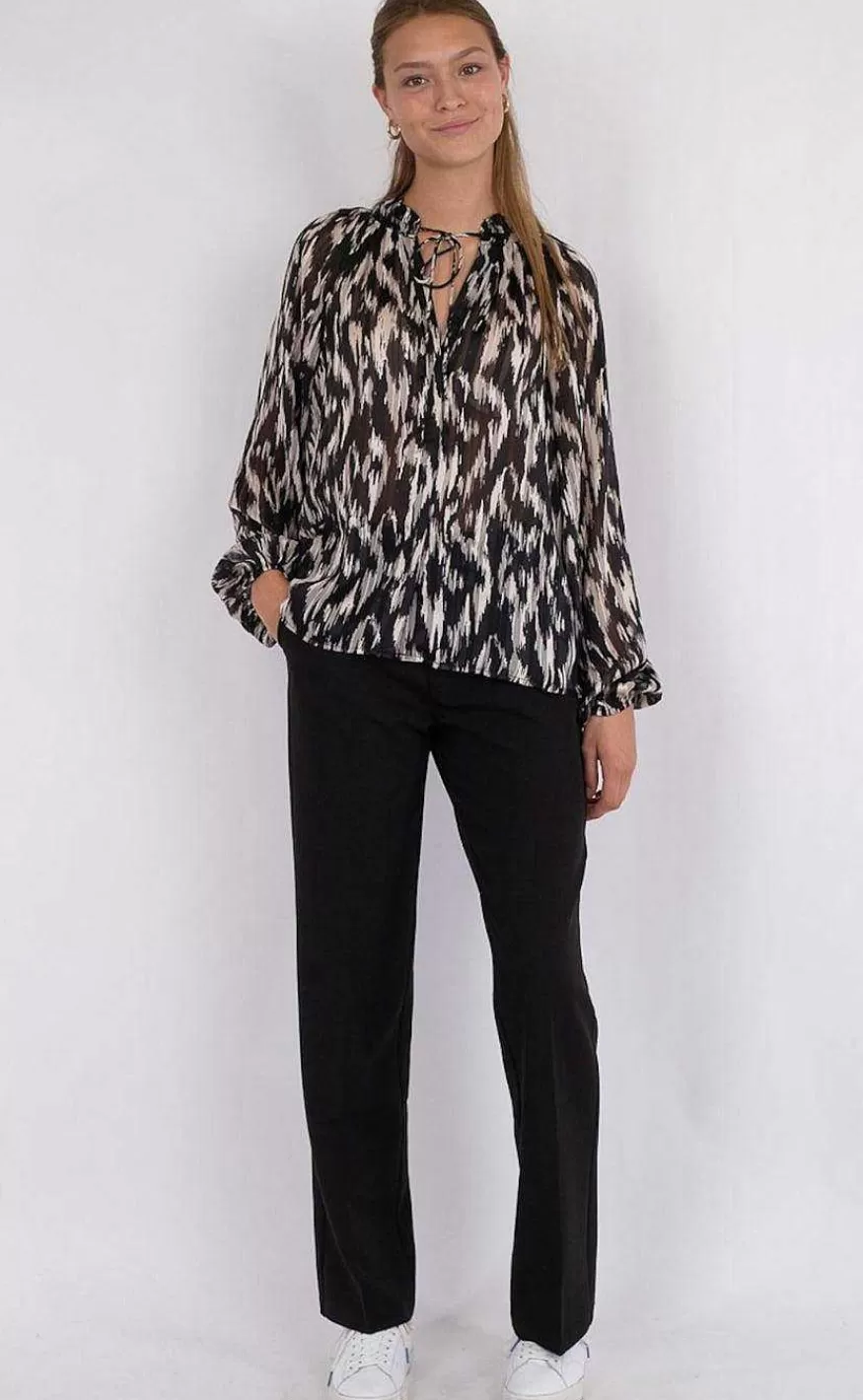 NEO NOIR Blouse - Cobie Cheer Vibe - Black Best Sale