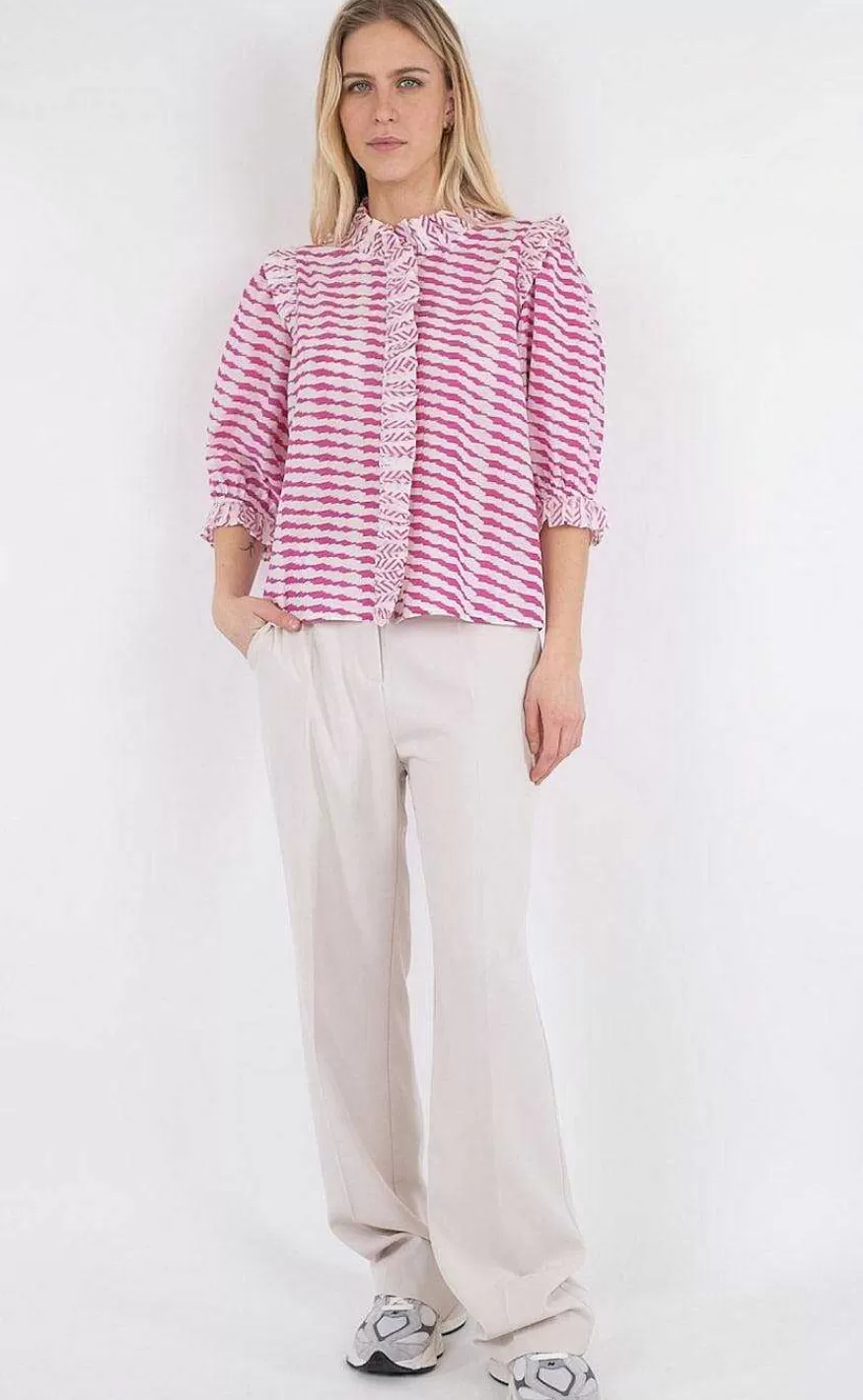 NEO NOIR Bluse - Chacha Graphic - Pink Sale