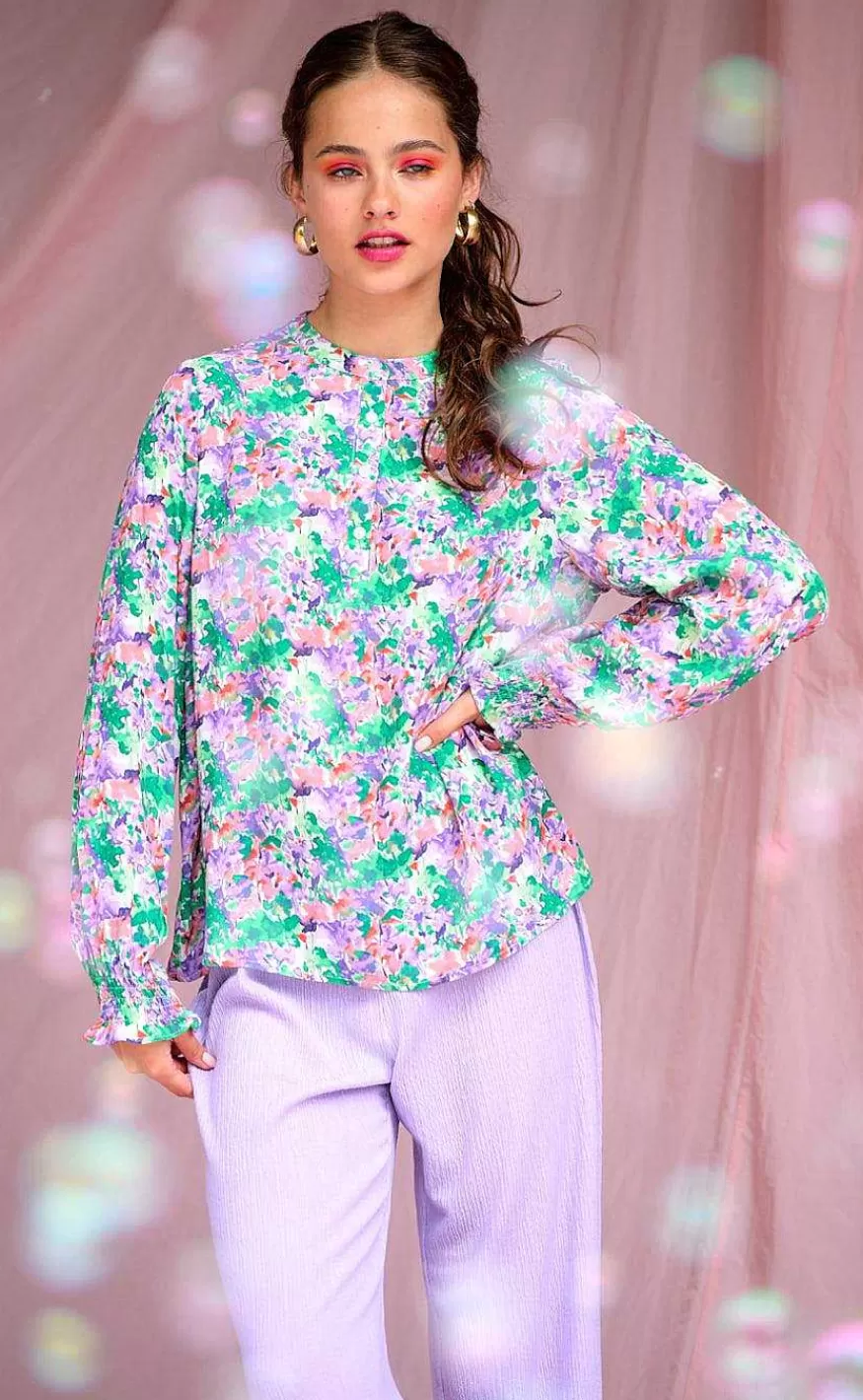 NOELLA Bluse - Miu - Lilac/Green Blurry Flower Hot